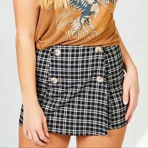NWT Altar'd State Black and White Plaid Skort L